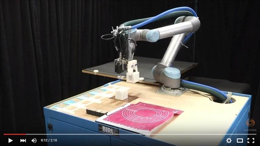 Robot-mother-builds-and-improves-its-own-children